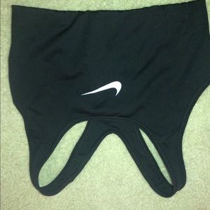 Woman’s black nike sports bra- barely worn